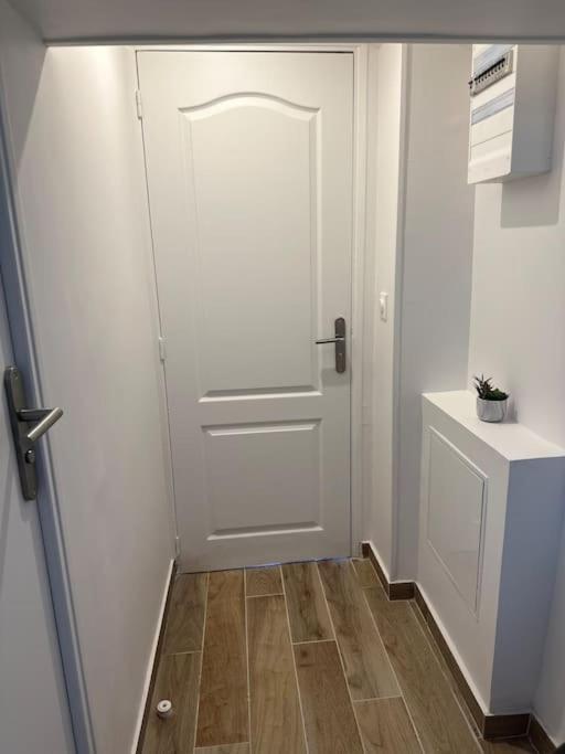 Charmante Studio Ligne 13 Tram 5 Saint Denis Pierrefitte-sur-Seine Εξωτερικό φωτογραφία